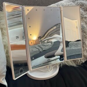 LED Makeup/Vanity Mirror